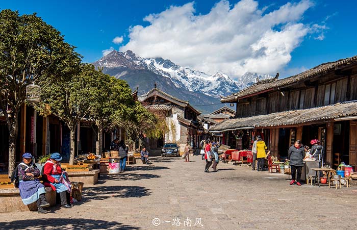 Thành phố "lười biếng" nhất Vân Nam, cảnh đẹp miễn chê mà người thì trái ngược - 2