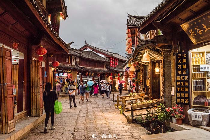 Thành phố "lười biếng" nhất Vân Nam, cảnh đẹp miễn chê mà người thì trái ngược - 5