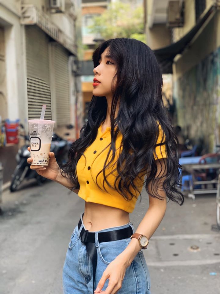 Cô gái Sài thành sở hữu vòng eo bé kỳ lạ chỉ 52cm bị nghi cắt xương sườn - 4