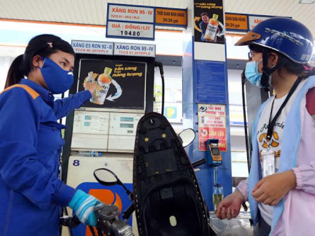 Giá dầu ngày 23/4: Giảm 70% so với đầu năm 2020
