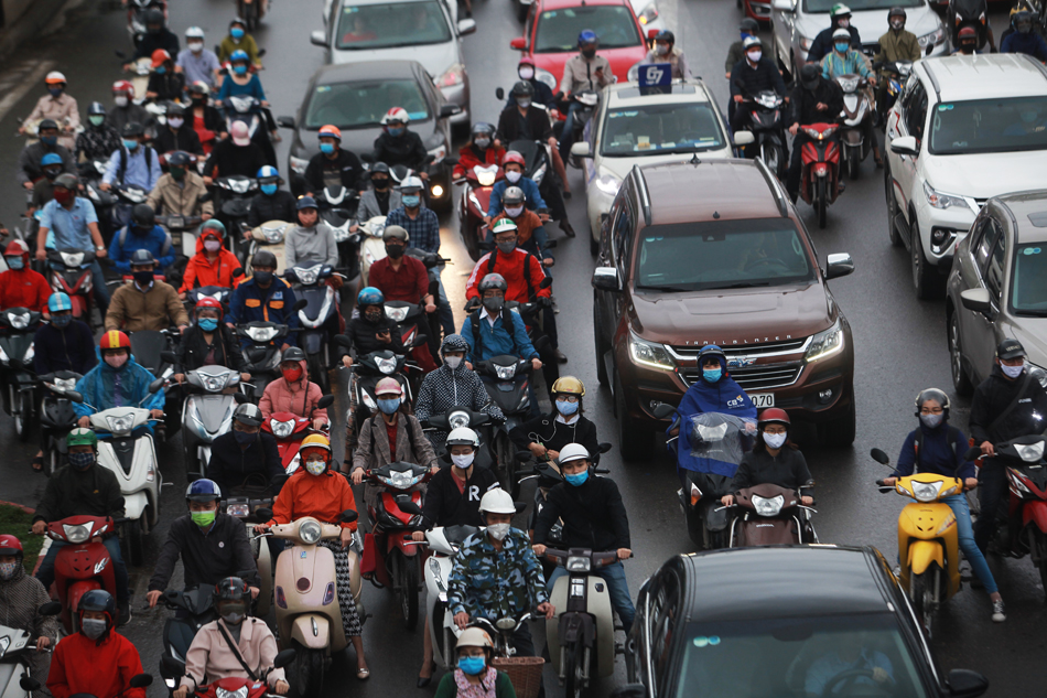 Buổi sáng đầu tiên nới lỏng giãn cách xã hội ở Hà Nội - 5