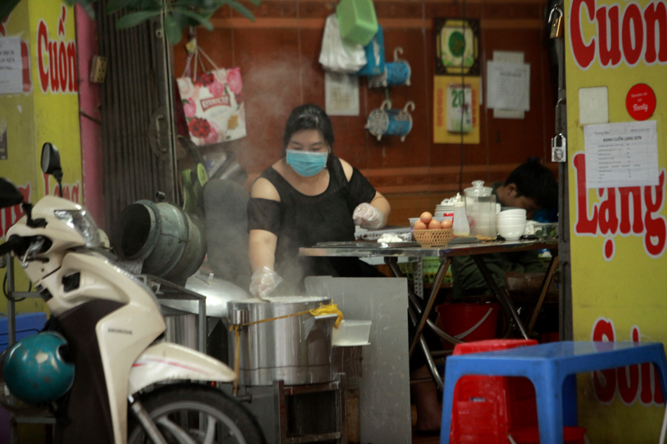 Buổi sáng đầu tiên nới lỏng giãn cách xã hội ở Hà Nội - 12