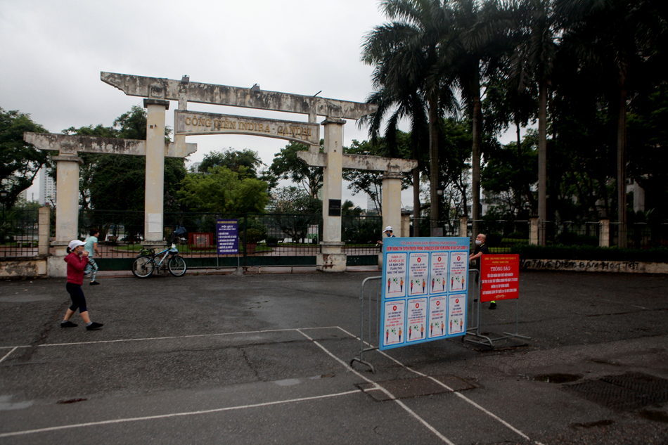 Buổi sáng đầu tiên nới lỏng giãn cách xã hội ở Hà Nội - 16