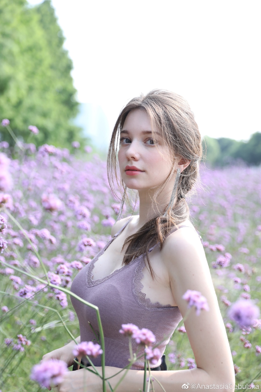 Mẫu Đông Âu lai 4 dòng màu làm gì để trở thành hình mẫu 99% phụ nữ ao ước? - 4