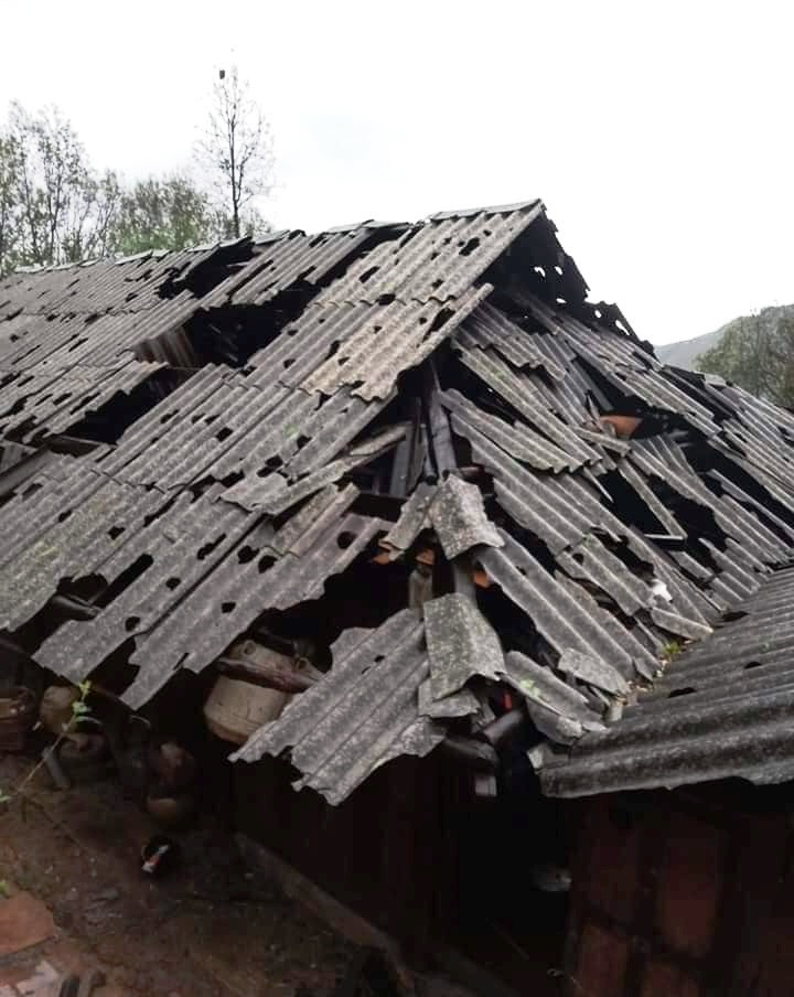 Những hình ảnh khủng khiếp do mưa đá, cuồng phong gây ra ở miền Bắc - 3