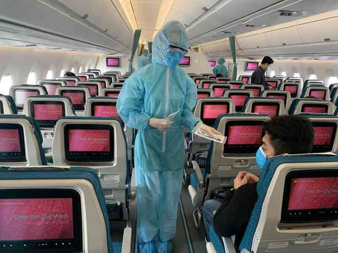 Chuyện chỉ có trên những chuyến bay giữa mùa dịch COVID-19 - 2