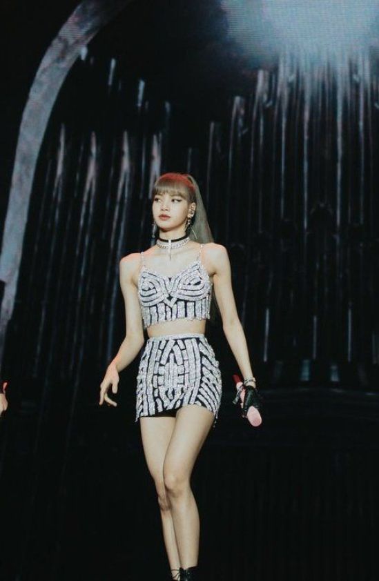 Vì sao Lisa (Black Pink) không quá cao vẫn có thân hình được xem là lý tưởng nhất? - 2