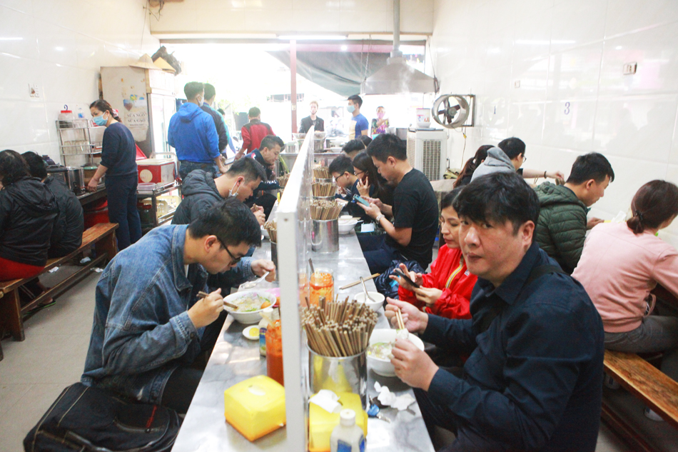 Hà Nội: Quán phở, quán cơm làm vách ngăn phòng dịch Covid-19 - 3