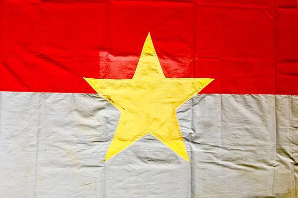 Người phất cờ giải phóng tại Dinh Độc Lập - 3