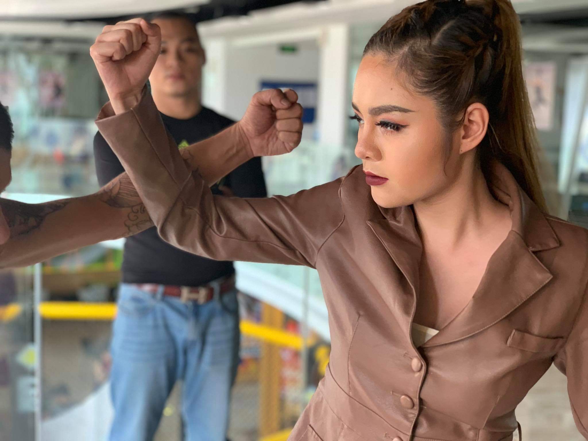 "Nàng Eva giữa rừng" đấm đá hơn nam giới để giữ dáng như tạc - 3