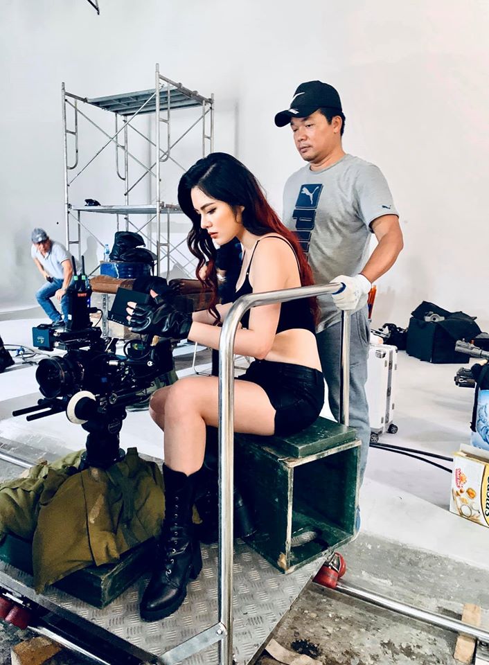 "Nàng Eva giữa rừng" đấm đá hơn nam giới để giữ dáng như tạc - 4