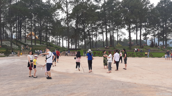 Chốt kiểm dịch trên QL6 quay cuồng vì lượng khách đến Sơn La tăng không ngờ - 5