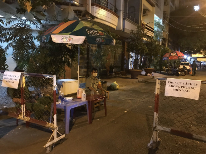 Bệnh nhân 92 tiếp xúc bao nhiêu người trước khi phát hiện tái dương tính? - 2