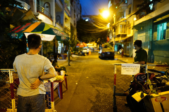 Bệnh nhân 92 tiếp xúc bao nhiêu người trước khi phát hiện tái dương tính? - 10