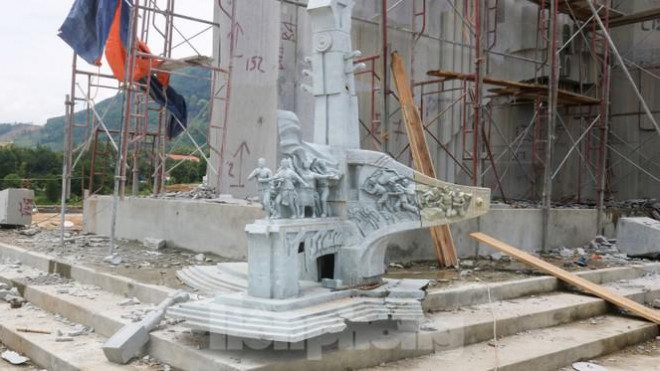 Huyện nghèo ở Quảng Nam xây tượng đài chục tỷ đồng - 3