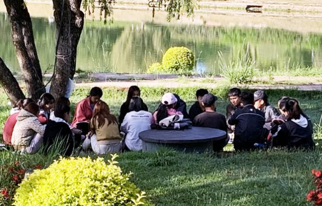 Đà Lạt đông nghẹt du khách, chen chân đi chơi như chưa từng có COVID-19 - 3