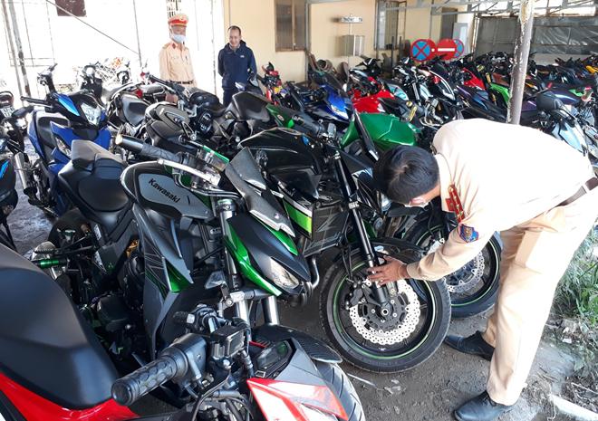 Đà Lạt tạm giữ 35 môtô phân khối lớn của các “phượt thủ” - 2