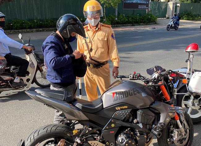 Đà Lạt tạm giữ 35 môtô phân khối lớn của các “phượt thủ” - 6