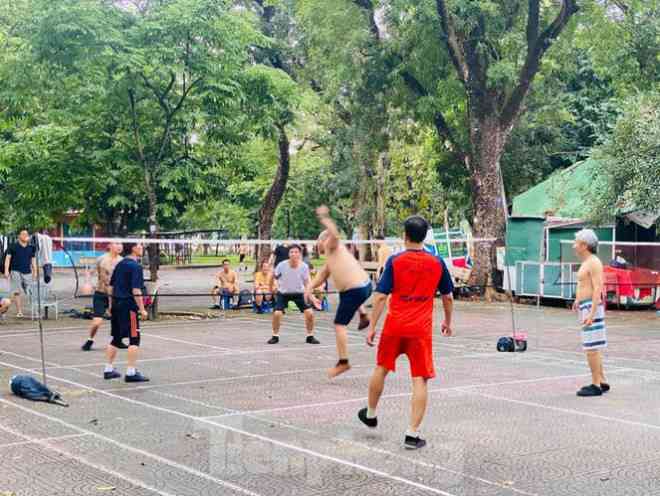 Thấy gì ở Công viên Thống Nhất sau 1 tháng đóng cửa phòng COVID-19? - 9