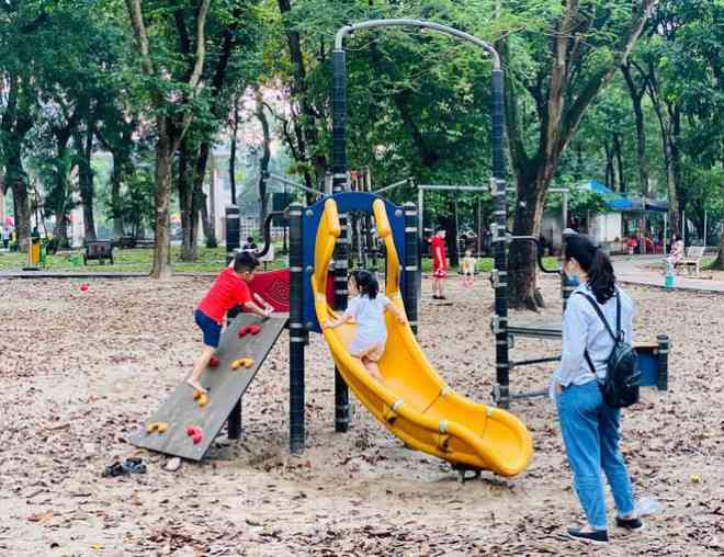 Thấy gì ở Công viên Thống Nhất sau 1 tháng đóng cửa phòng COVID-19? - 12