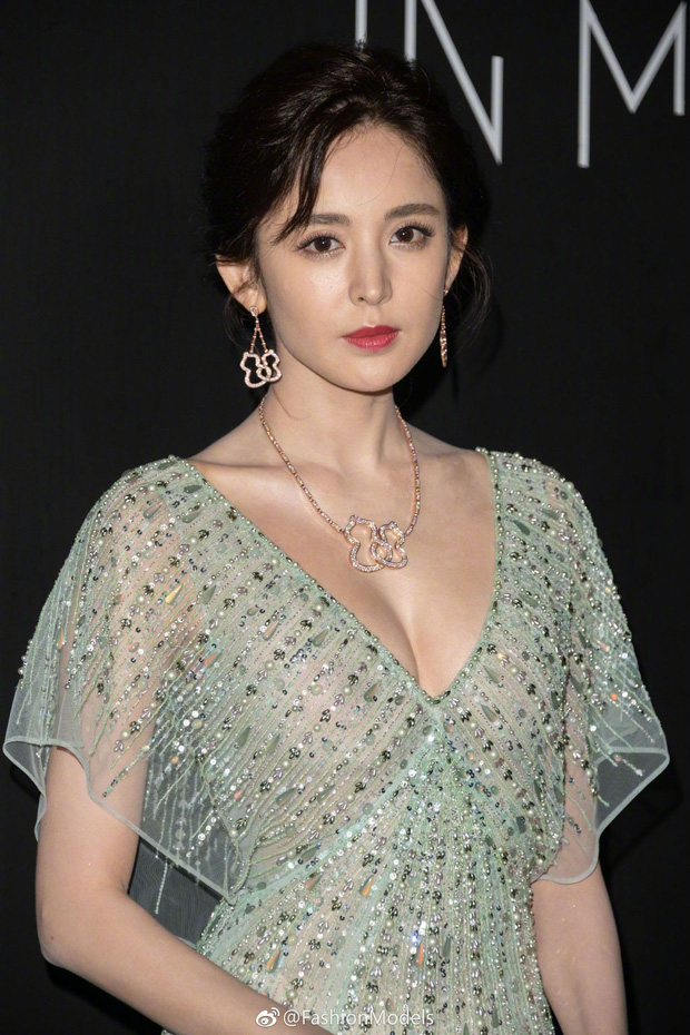 Đẹp như tiên hạ phàm, mỹ nhân Tân Cương vẫn bị bóc "phốt" tin "dao kéo" - 6