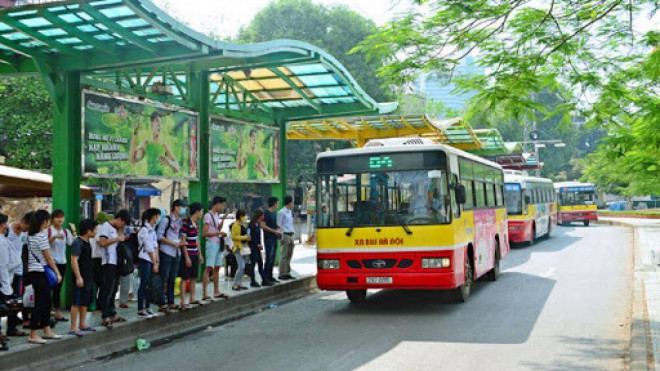 Hà Nội: Toàn bộ xe buýt hoạt động trở lại từ 4/5 - 1