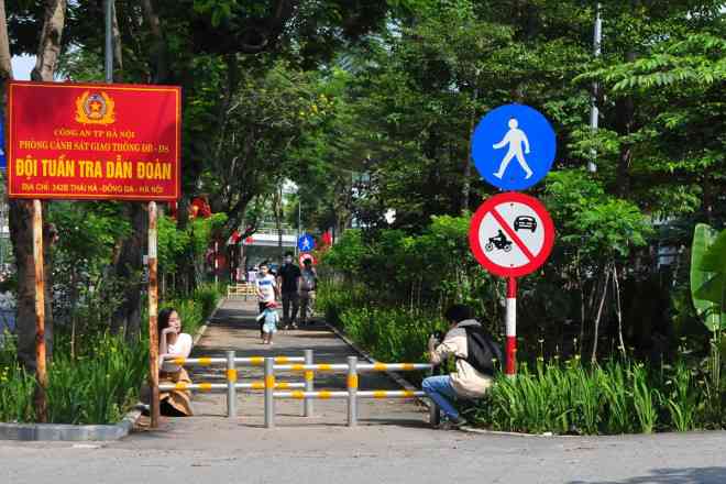 Cận cảnh tuyến đường đi bộ cực đẹp mới xuất hiện trên phố Thái Hà, Hà Nội - 7