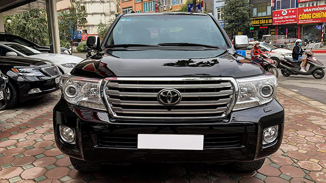 Xe SUV Land Cruiser 12 năm tuổi máy dầu rao bán gần 2 tỷ đồng - 3