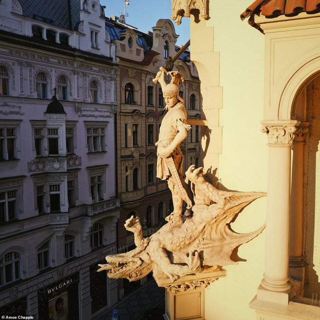 Những bức tượng bí ẩn ở thủ đô của Cộng hòa Czech - 6