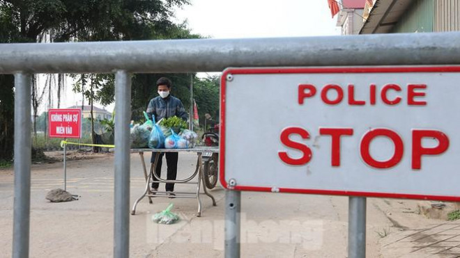 Thôn Hạ Lôi trước ngày dỡ phong toả 'nội bất xuất, ngoại bất nhập' - 4