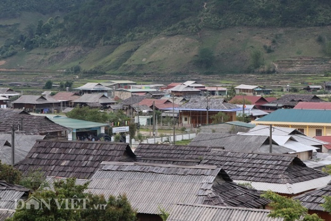 Clip: Kỳ lạ, nơi mái nhà quanh năm "phát ra mùi thơm" ở Sơn La - 2