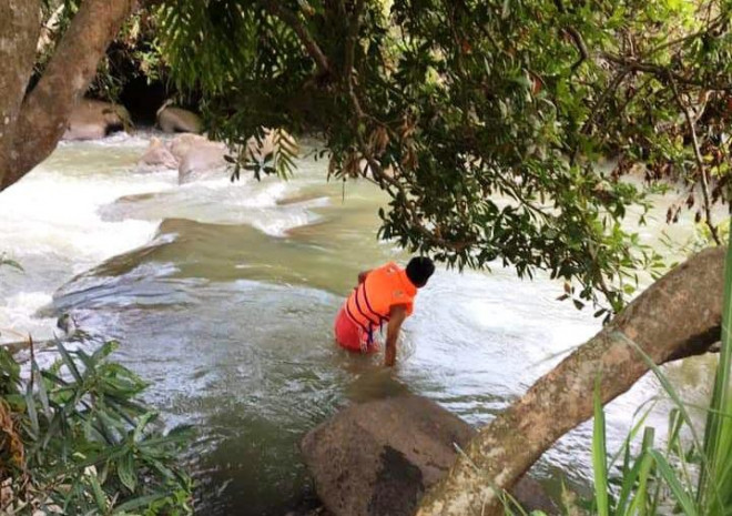 Vụ 10 người gặp nạn khi chơi thác: Thủy điện xả nước nói gì? - 3