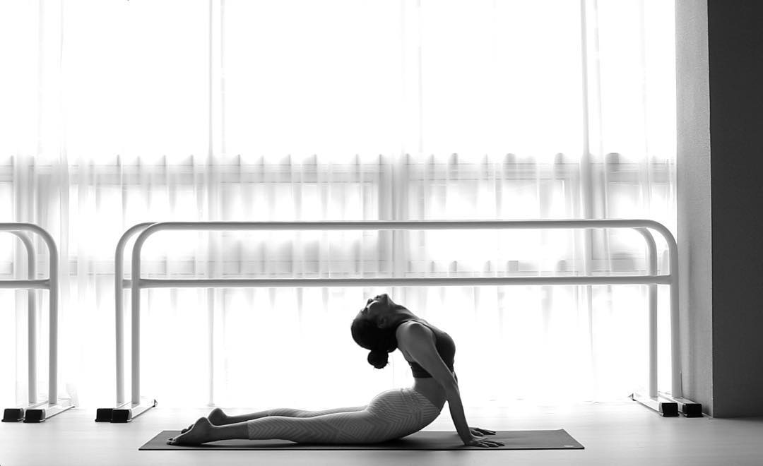 Cô giáo xinh đẹp khiến cư dân mạng "lác mắt" vì dẻo hơn kẹo kéo - 8