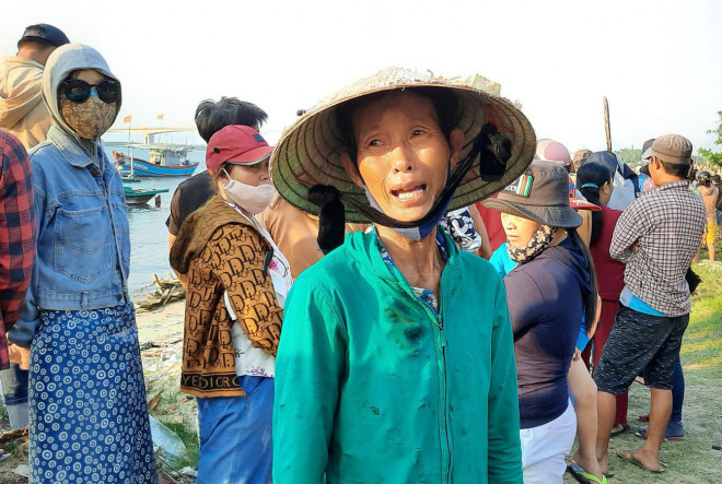 Vụ lật thuyền ở Quảng Nam: Người nhà khóc cạn nước mắt - 3