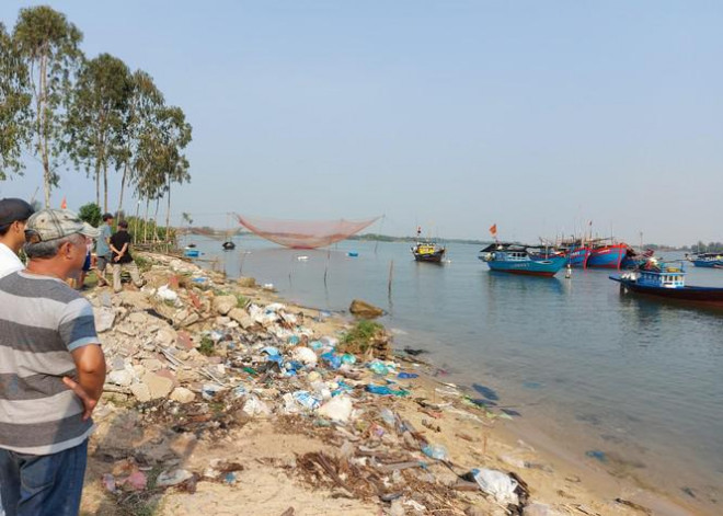 Nạn nhân sống sót trong vụ lật ghe: 'Tôi vật lộn khoảng 15 phút giữa sông thì được cứu' - 4