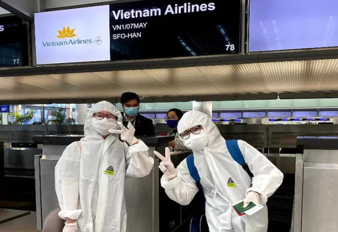 Đằng sau chuyến bay đầu tiên từ Mỹ đưa 343 người Việt về nước - 6