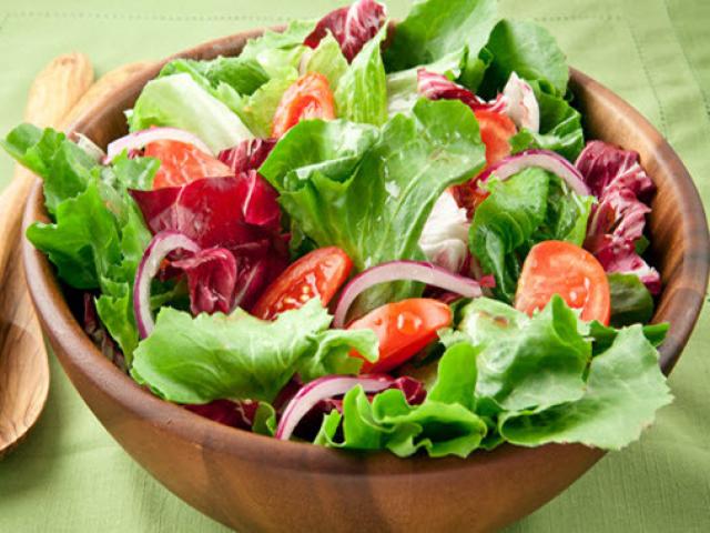 Cách làm salad xoài chua ngọt cùng rau xà lách đơn giản mà ngon tuyệt