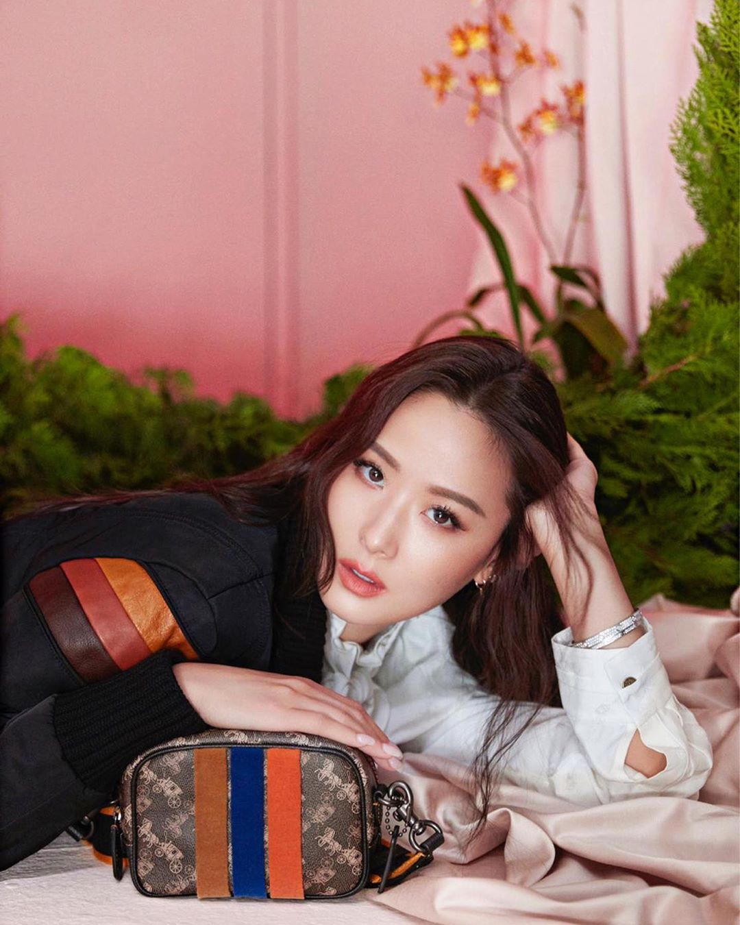 Mỹ nhân có cả bố lẫn mẹ đều là tỷ phú đô la, 42 tuổi trẻ đẹp vô ngần như Giáng My - 6