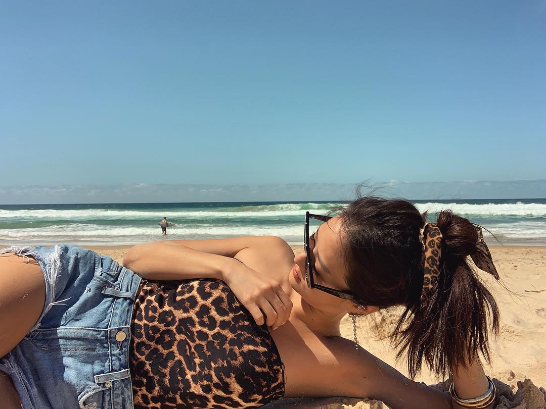 Mỹ nhân có cả bố lẫn mẹ đều là tỷ phú đô la, 42 tuổi trẻ đẹp vô ngần như Giáng My - 7