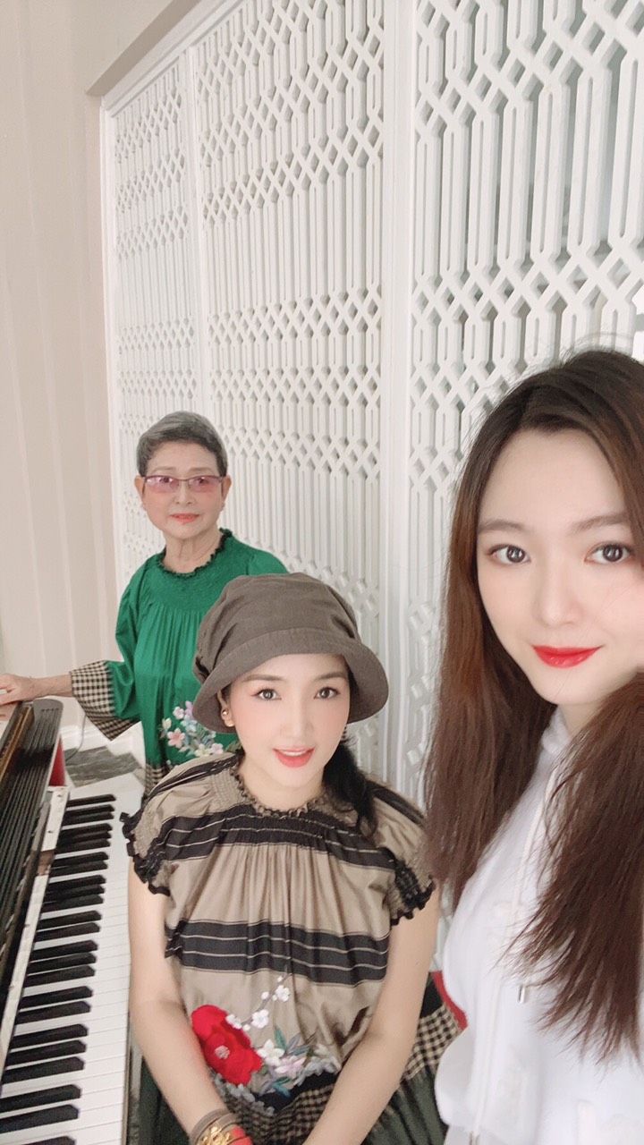 Mỹ nhân có cả bố lẫn mẹ đều là tỷ phú đô la, 42 tuổi trẻ đẹp vô ngần như Giáng My - 8