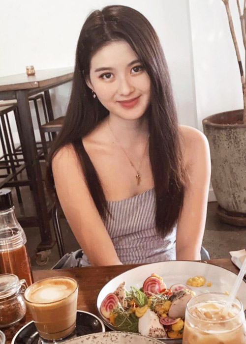 Mỹ nhân có cả bố lẫn mẹ đều là tỷ phú đô la, 42 tuổi trẻ đẹp vô ngần như Giáng My - 12