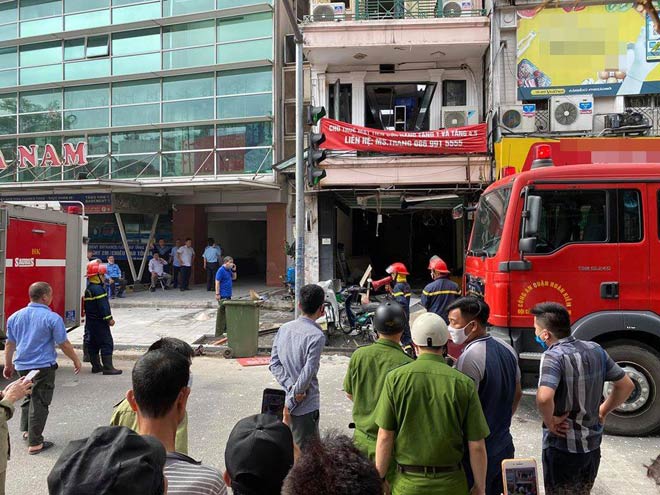 Nổ bình gas tại nhà hàng gà rán, 3 người bị thương nặng - 3