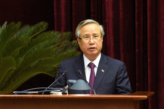 Ông Trần Quốc Vượng điều hành phiên họp Trung ương thảo luận phương hướng công tác nhân sự khoá XIII - 2