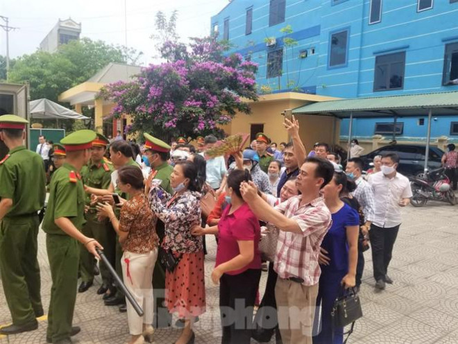 Hiệu trưởng trường chuyên tỉnh Hòa Bình nói “rất nhục nhã” vì nâng điểm - 2