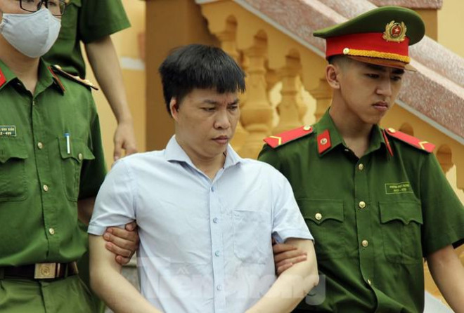 Cán bộ nâng điểm ở Hòa Bình: &#34;Sếp dặn nhận tội, đời sống vợ con bên ngoài các anh lo&#34; - 1