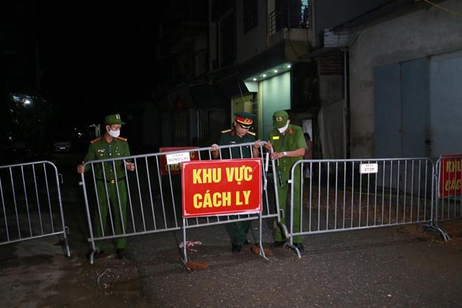 Ổ dịch COVID-19 cuối cùng ở Hà Nội được dỡ bỏ - 3