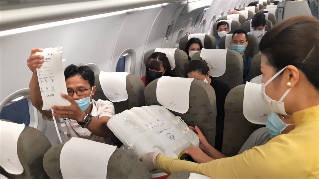 Vận chuyển quả tim bằng máy bay từ Hà Nội vào TP.HCM để cứu người - 2