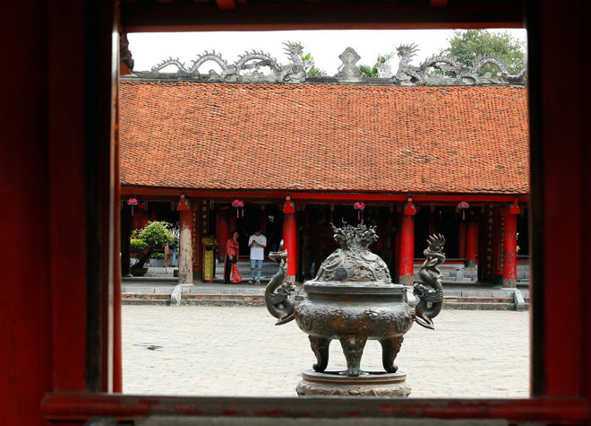 Nhiều di tích ở Hà Nội mở cửa đón khách sau kỳ 'ngủ đông' - 19