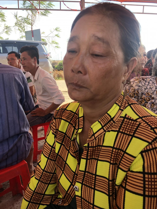 Sập tường khiến 10 người chết ở Đồng Nai: Chìm trong tang tóc - 3