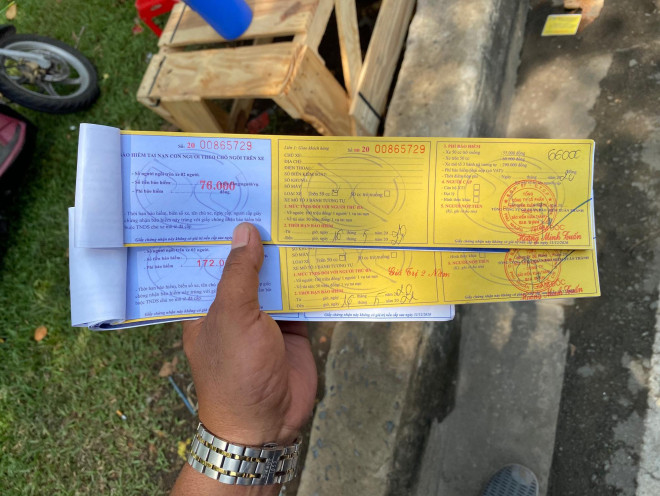 CSGT phạt "rát", nhiều người đổ xô mua bảo hiểm xe máy - 4